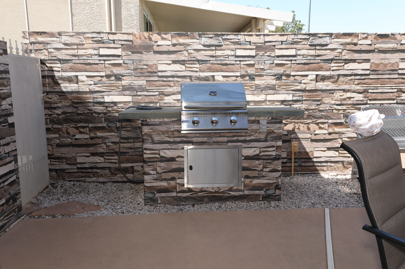 1340 - Modern Brick Elegance, Panoramic