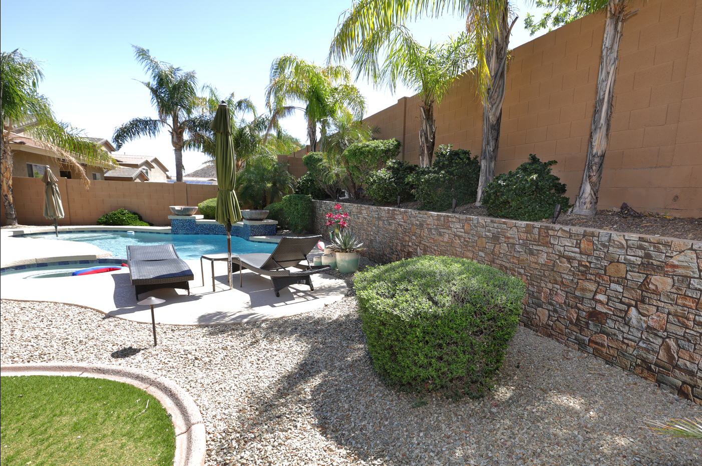 4576 - Colorburst Masonry, Panoramic